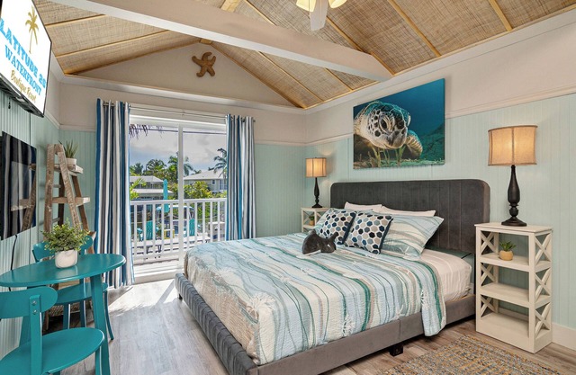 Waterfront Coconut Cottage in Fort Myers Beach