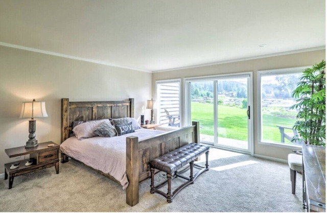 Waterfront Condo, Flathead Lake and Mountain Views!