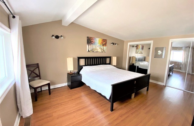 Waterfront Cottage on Sturgeon Lake with AC & WIFI