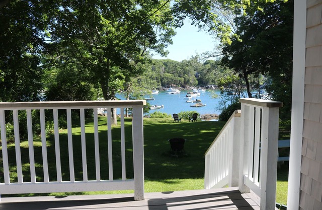 Waterfront Cottage w / Dock en el puerto de South Bristol