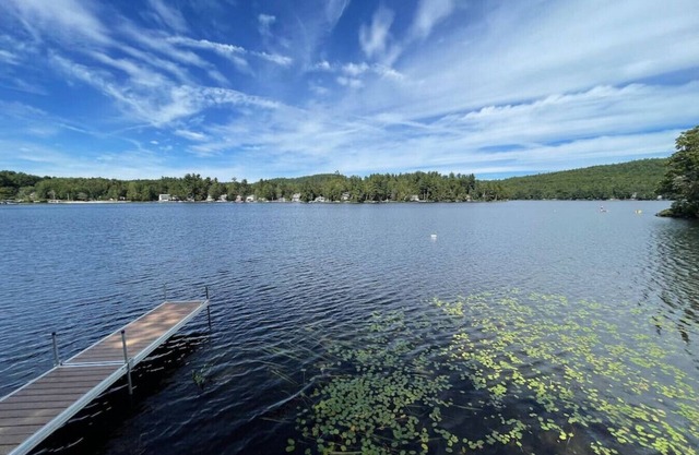 Waterfront Cottage and Ski Getaway