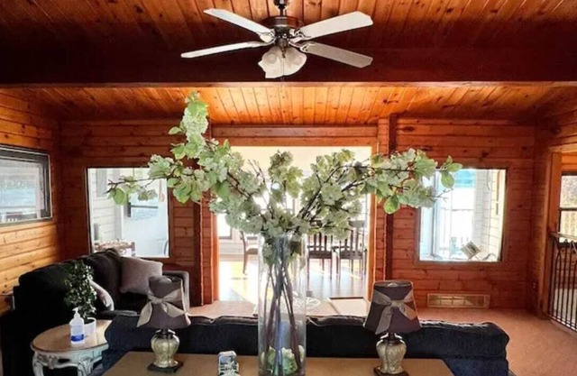 Waterfront Cottage close to city