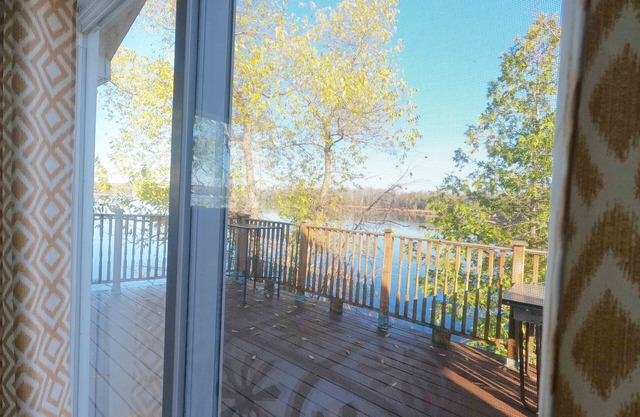 Waterfront Cottage - Trent Hills, ON
