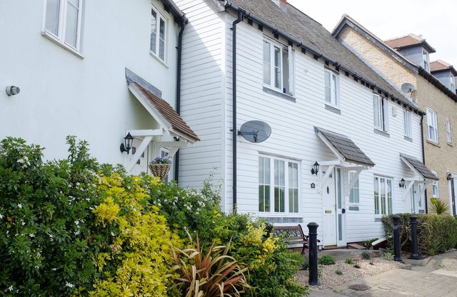 Waterfront Cottage en el encantador pueblo de Rowhedge, cerca de la isla de Mersea