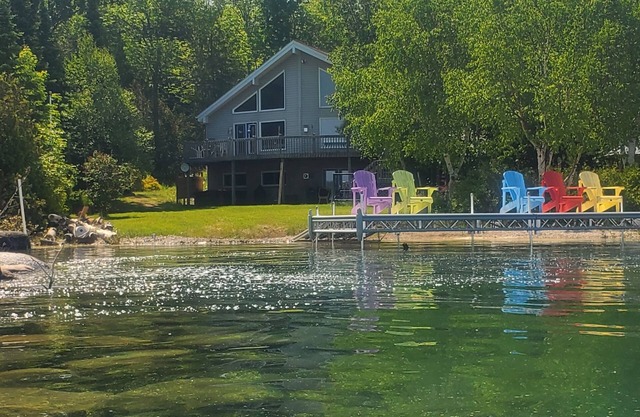 Waterfront Cottage, Bañera de hidromasaje, sauna, kayak, glorieta, mesa de billar, puesta de sol ...