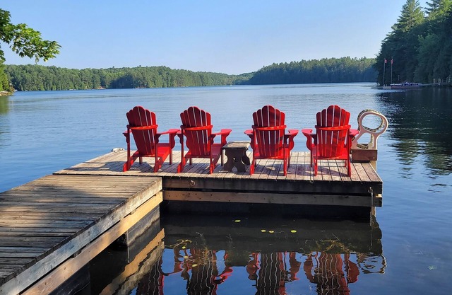 Waterfront cottage on beautiful East Moore lake!!