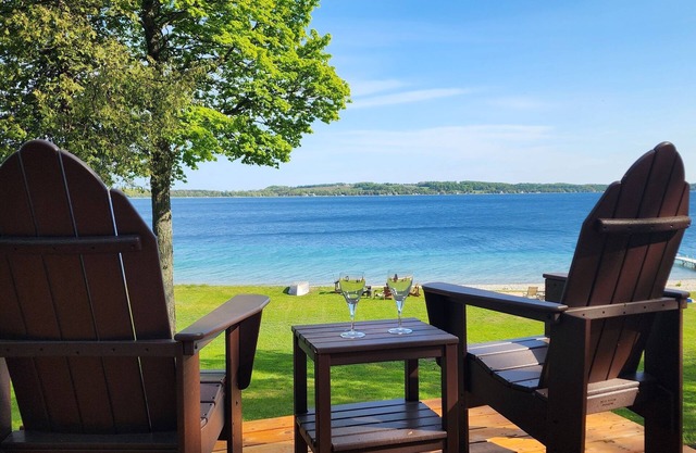 Waterfront Cottage - Up North Perfection Aguarda.