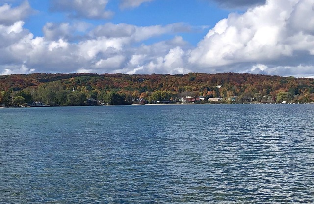 Stoney Point Cottage-Suttons Bay-Waterfront-Cerca de la ciudad