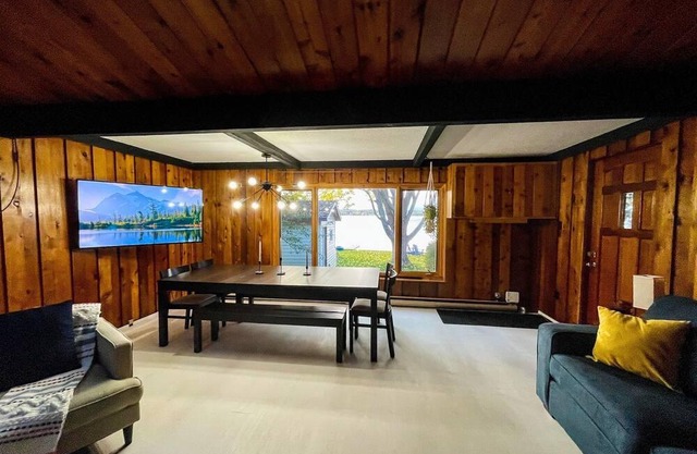 Waterfront Cottage with Stunning Sunsets & Hot Tub