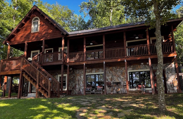 Acogedor Log Cabin Lake House - The Sunset Cabin