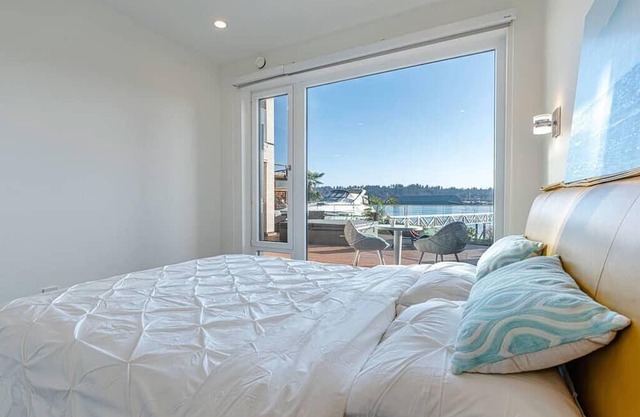 Waterfront Escape | Waterfront | HotTub | Grill