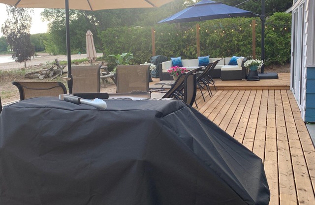 Waterfront! Family friendly! White sand/shallow Georgian Bay water!