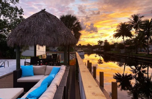 Waterfront Fort Lauderdale House with Heated-pool - 3 Bedrooms 1.5 bathrooms