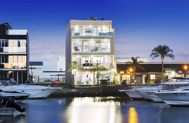 4 pisos de lujo frente al mar 5 BR 3. 5 BTH SLEEPS 10