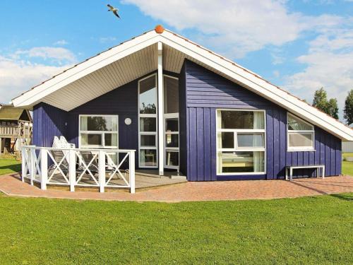 Waterfront holiday home in Otterndorf