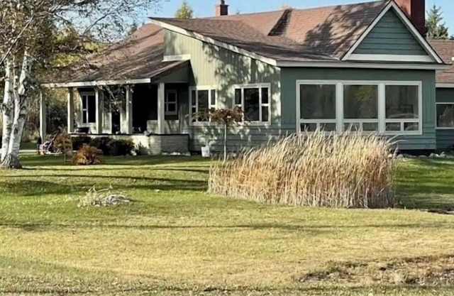 Waterfront Home in Rapid River, MI