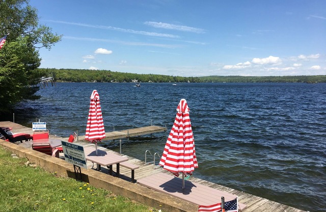 WATERFRONT HOME MILLION DOLLAR VIEWS BOAT HOUSE & BOAT SLIPS SITS ONTOP OF WATER
