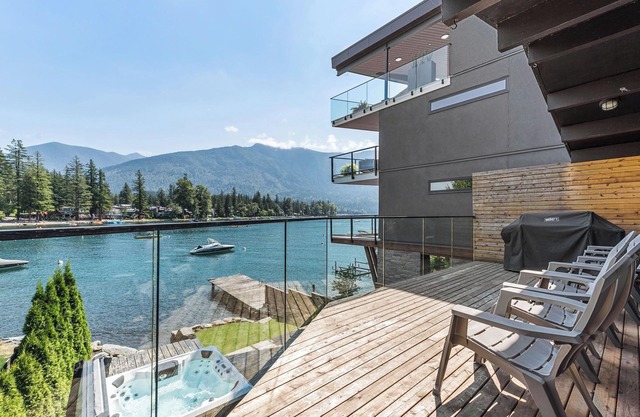Waterfront Home on Cultus Lake w/ Dock & Hot-tub!