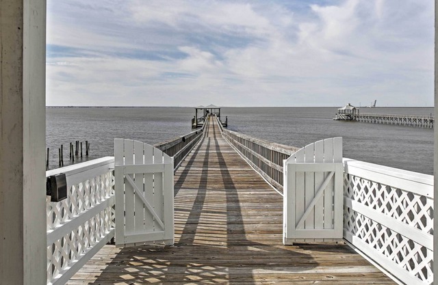 Waterfront Home w / Dock - 31 millas al centro de NOLA!