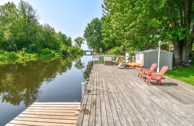Waterfront ~ hot tub/ sauna