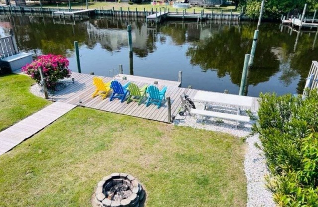 Waterfront! Game Room, Hot Tub, Kayaks, SUPSs, Fire Pit, Theater Room, Dogs OK