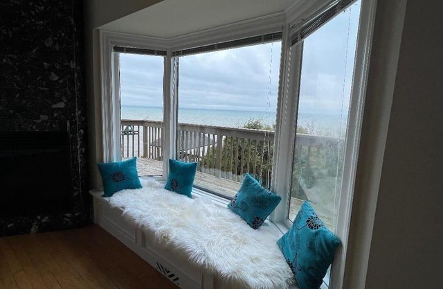 Waterfront House For Rent at Grimsby Lakeside