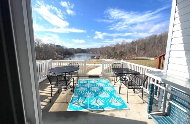 DISCOUNT RATE- - End of Summer AUG 11-15 WATERFRONT & SUNSETS