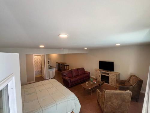 Waterfront In Law Suite on Wolf Pond