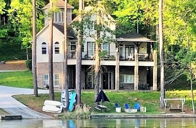 COLINAS DE LOS SMOKIES, CASA FRENTE AL AGUA con kayaks, botes de remos