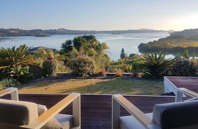 Waterfront Kerikeri - Treat Yourself!