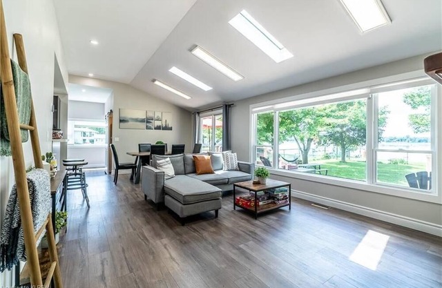 Waterfront! Lalani on the Lake. 2 docks with modern comfortable living space.