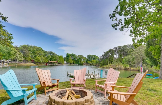 Waterfront Little Wicomico Haven w/ Dock & Kayaks!