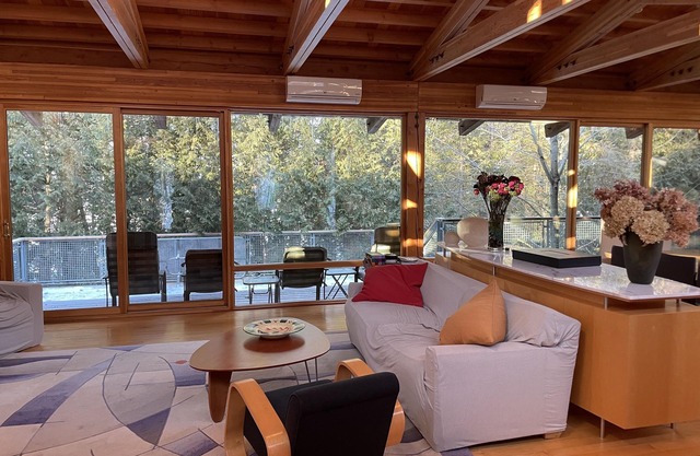 Waterfront Luxury 5 bedroom Georgian Bay Cottage