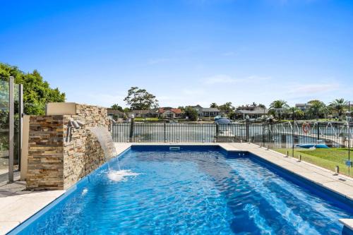 Waterfront Luxury Pool-Spa-Jetty-Pool Table