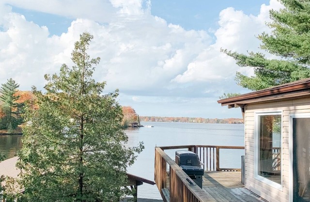 Waterfront Muskoka Cottage with Large Dock, Fire Pit & Gorgeous Sunsets
