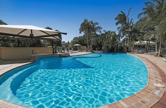 Waterfront Oasis: Your Perfect Holiday Getaway