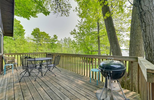 ¡NUEVO! Waterfront Paradise Lake Cottage w / Pvt Dock!