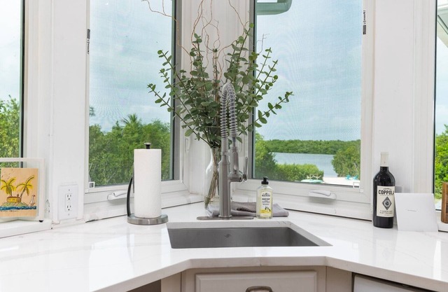 Waterfront Paradise Found: Explore the Serene Beauty of Islamorada!