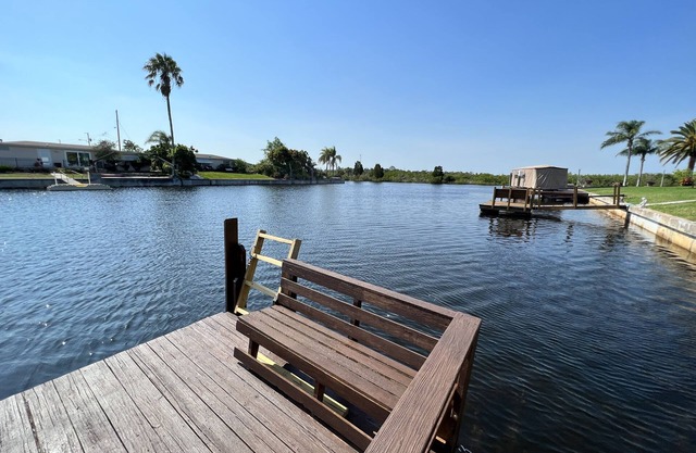 Waterfront relaxation adjacent to the Gulf of Mexico