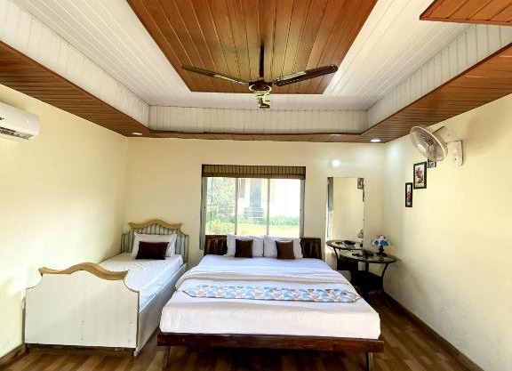 Waterfront Resort in Mumbai
