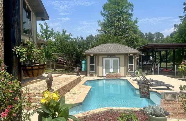 Waterfront Home Springfield, LA Sleeps 8 & Saltwater Pool