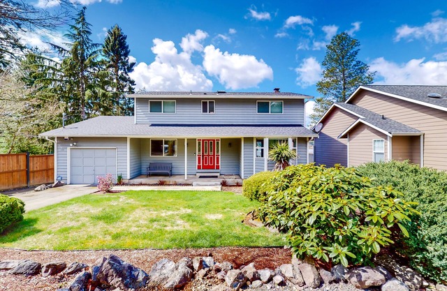Waterfront retreat with inlet access, views, deck, & fireplace - dogs OK