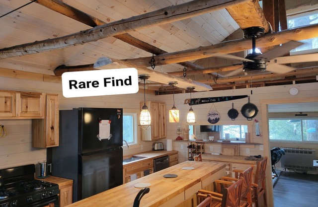 WATERFRONT "Rivah Lodge", PRIVATE, QUIET, "OFF GRID". Nice drive to Bar Harbor.