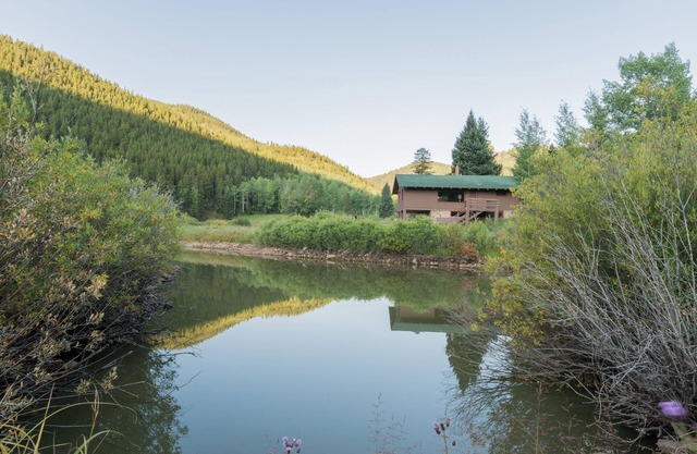 * Chicago Creek Lodge *