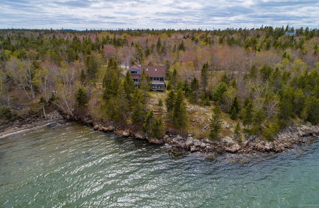 Waterfront Schoodic Peninsula Home w / Private Cove (12 personas)