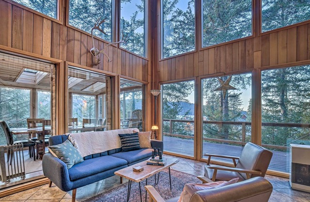 Waterfront Seldovia Bay Home: Walk to Trails!