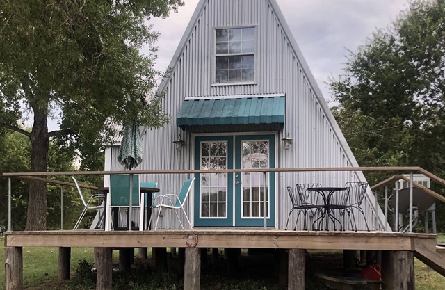 Smithville River House