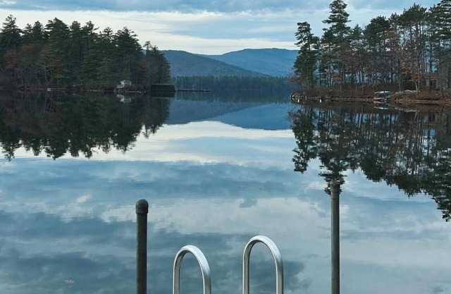 Casa 6 BR Squam Lake, pista de tenis, Mtn Vistas, Área de muelle masivo