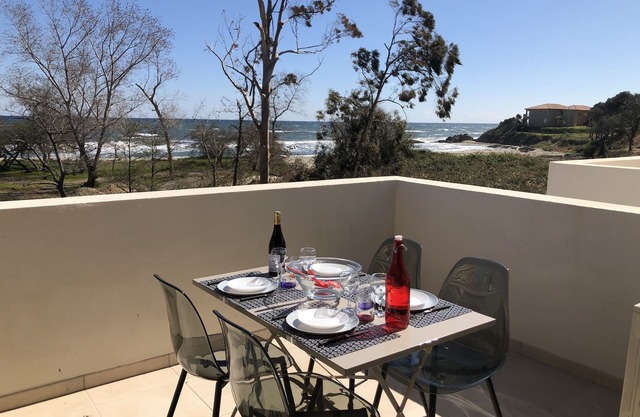 Waterfront stay Apt 96