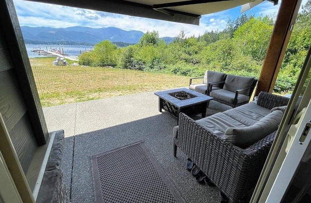 WATERFRONT townhouse at The Maples on beautiful Sproat Lake
